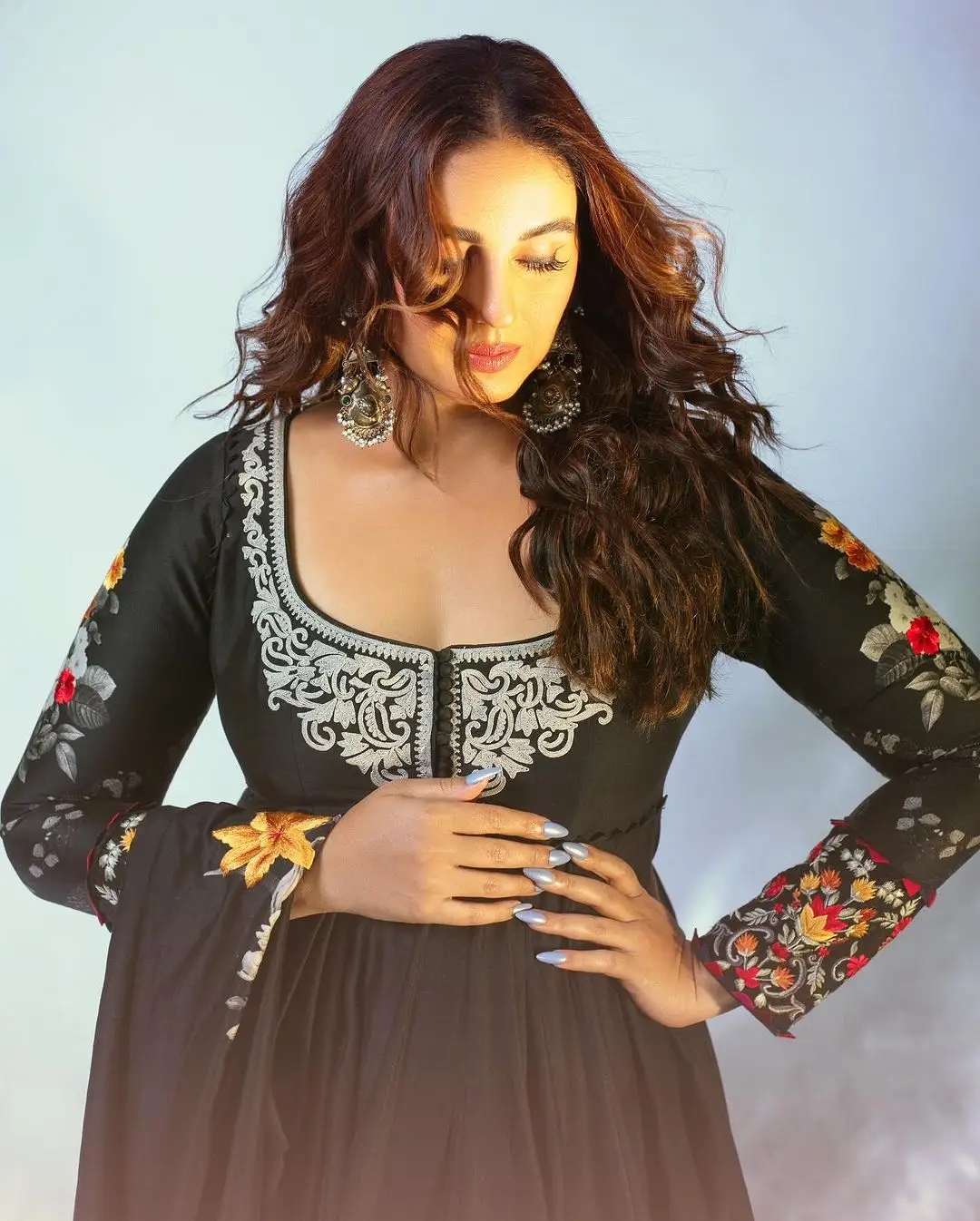 Mumbai Actress Huma Qureshi Photoshoot in Black Dress